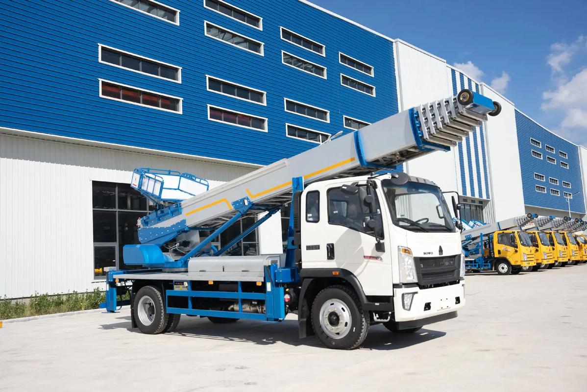 贵阳出租云梯车高空作业车 建筑垃圾搬运